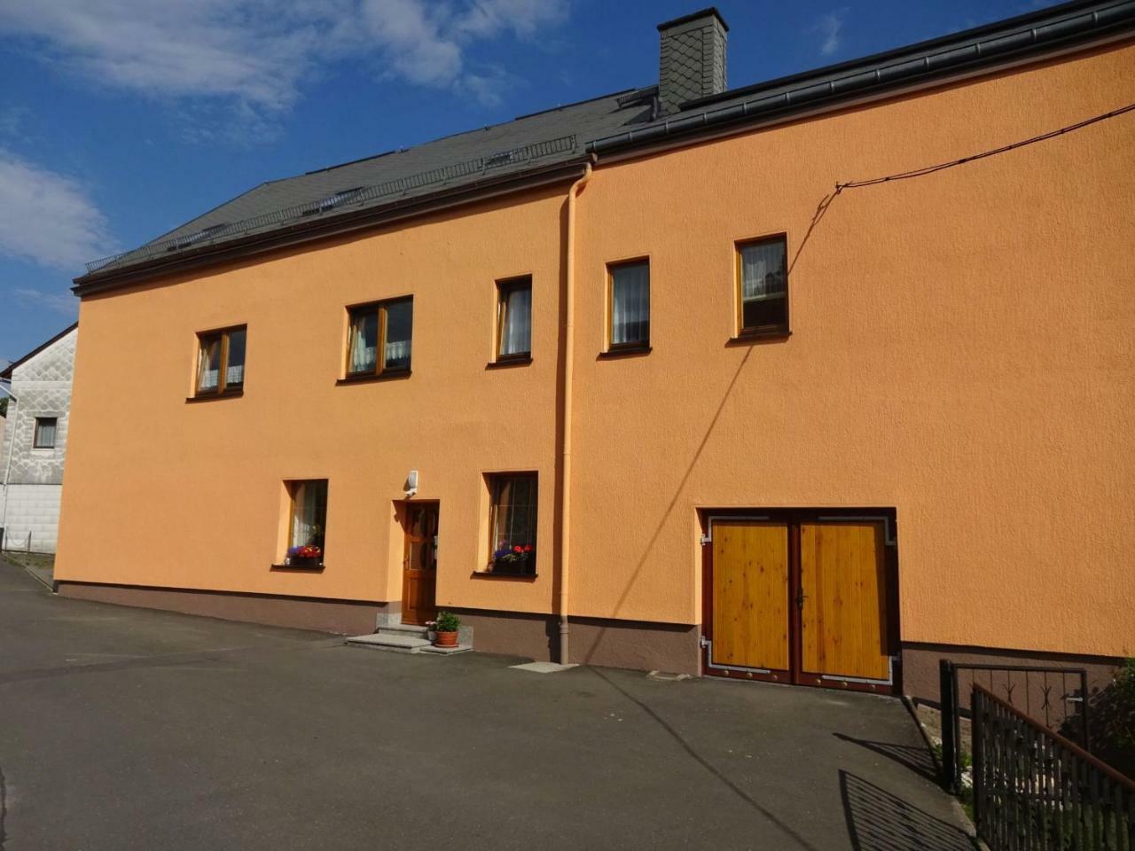 Poehlmann Apartment